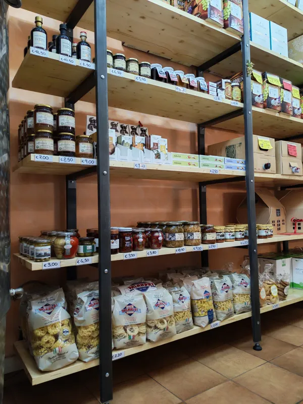 Confetture, miele e specialità gastronomiche sugli scaffali